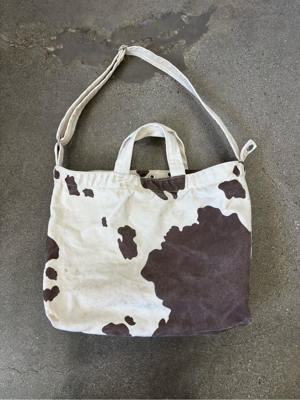Baggu Canvas Cow-Print Tote Bag in Cream and Brown